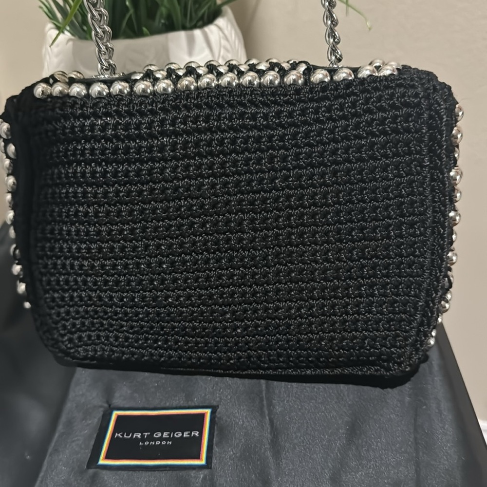 Kurt Geiger London
Medium Kensington Shoulder Bag
Kurt Geiger London - Picture 4 of 14